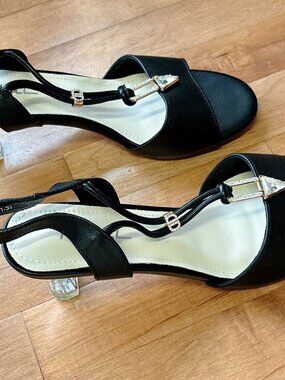 Rital Black Embellished T-Strap Sandals – US 8/ EU 38